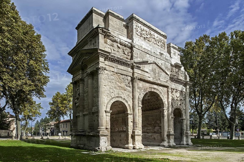 Roman Triumphal Arch of Orange, Arc de triomphe d'Orange, Provence-Alpes-Cote d'Azur, Vaucluse, France, Europe
