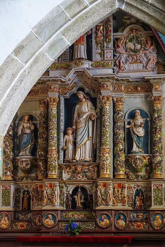 Baroque-style right side altar, Enclos Paroissial parish of Guimiliau, Finistere Penn ar Bed department, Brittany Breizh region, France, Europe