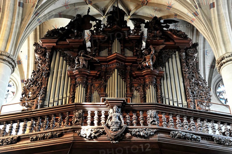 Organ, Heilig-Kreuz-Muenster, start of construction around 1315, Schwaebisch Gmuend, Baden-Wuerttemberg, Germany, Europe