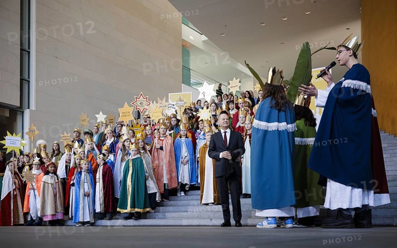 Federal Chancellor Olaf Scholz (SPD) pictured at the traditional reception for carol singers at the Federal Chancellery in Berlin, 8 January 2024