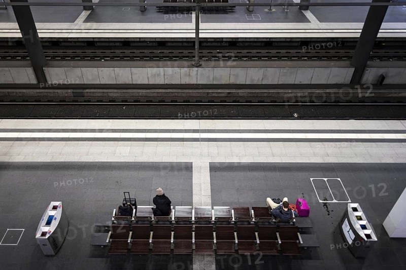 A few people wait on the platform at Berlin Central Station. Today is the second day of the strike by the train drivers' union GDL, on which train cancellations are to be expected. Berlin, 11.01.2024