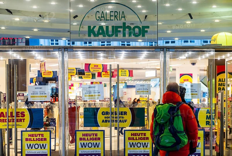 Galeria Kaufhof, Stuttgart city centre Eberhardstrasse. Clearance sale before closing, Stuttgart, Baden-Wuerttemberg, Germany, Europe
