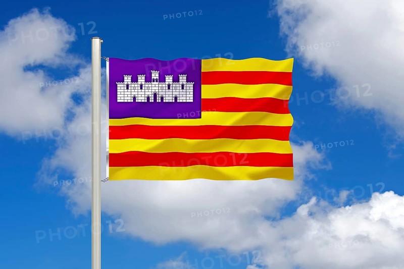 The flag of the Balearic Islands, Studio