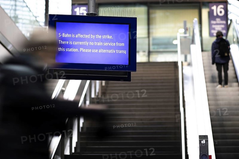 A notice board at Berlin Central Station indicates the GDL railway strike. S-Bahn is affected by the strike. There is currently no train service from this station. Please use alternative transport. Today is the second day of the strike de