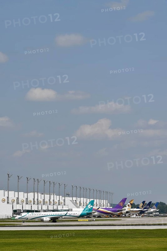 Overview Air Dolomiti, Thai Airways, Etihad Airways, Singapore Airlines, Lufthansa, United Airlines aircraft at the check-in position at Terminal 2, Munich Airport, Upper Bavaria, Bavaria, Germany, Europe