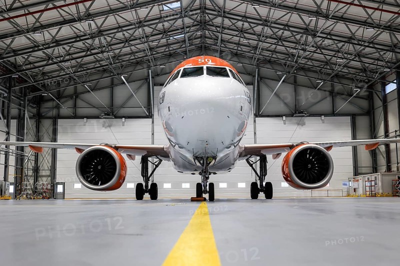 An easyJet Airbus A320 neo stands in the newly opened easyJet maintenance hangar. The entire European easyJet fleet is now maintained at the Schoenefeld site, 11.01.2023