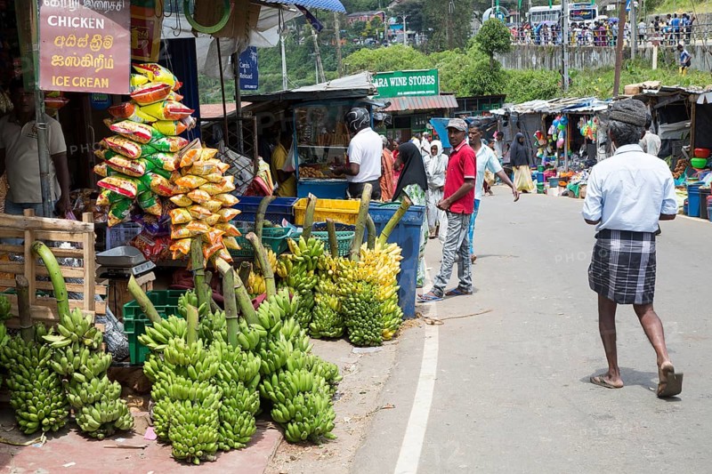 People at market in town of Haputale, Badulla District, Uva Province, Sri Lanka, Asia