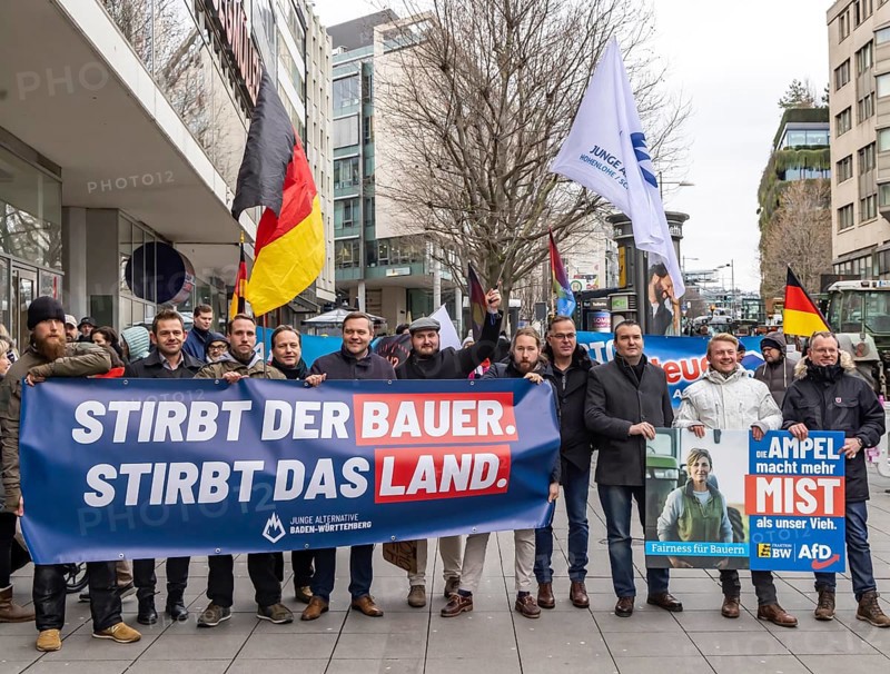 Farmers' protests in Germany. Farmers protest with tractors and banners against tax increases by the traffic light government, the AfD Alternative for Germany party uses the demonstrations for its own political purposes, Stuttgart, Baden-Wuerttemberg, Germany, Europe