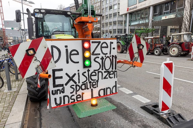 Farmers' protests in Germany. Farmers protest with tractors and banners against tax increases by the traffic light government, Stuttgart, Baden-Wuerttemberg, Germany, Europe