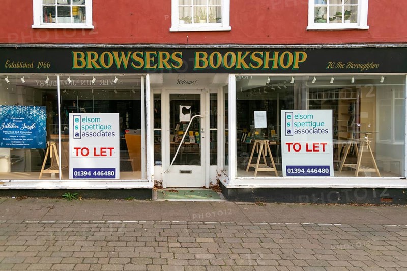 Browsers bookshop closed and to let, Elsom Spettigue Associates, Woodbridge, Suffolk, England, UK