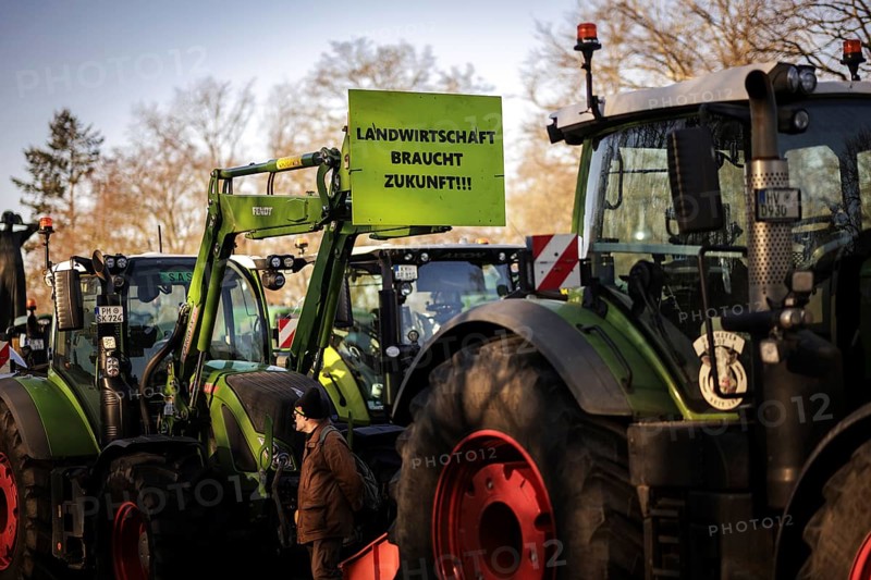 Farmers protest nationwide against the German government's agricultural policy Berlin, 08.01.2024