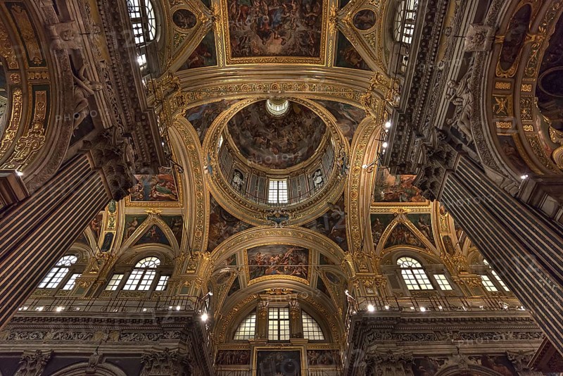 Vaults and dome of the baroque Chiesa del Gesu, built at the end of the 16th century, Via di Porta Soprana, 2, Genoa, Italy, Europe