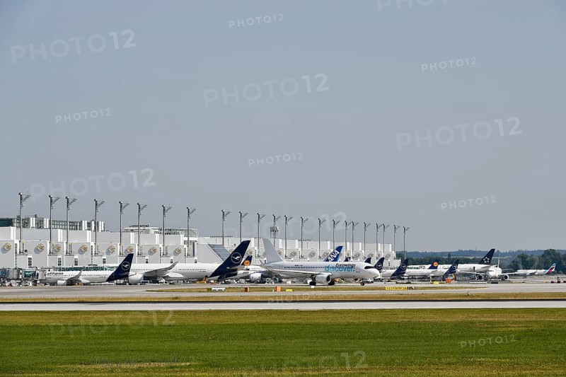 Overview Eurowings Discover, Lufthansa, ANA, All Nippon Airlines, Star Alliance aircraft at check-in position at Terminal 2, Munich Airport, Upper Bavaria, Bavaria, Germany, Europe
