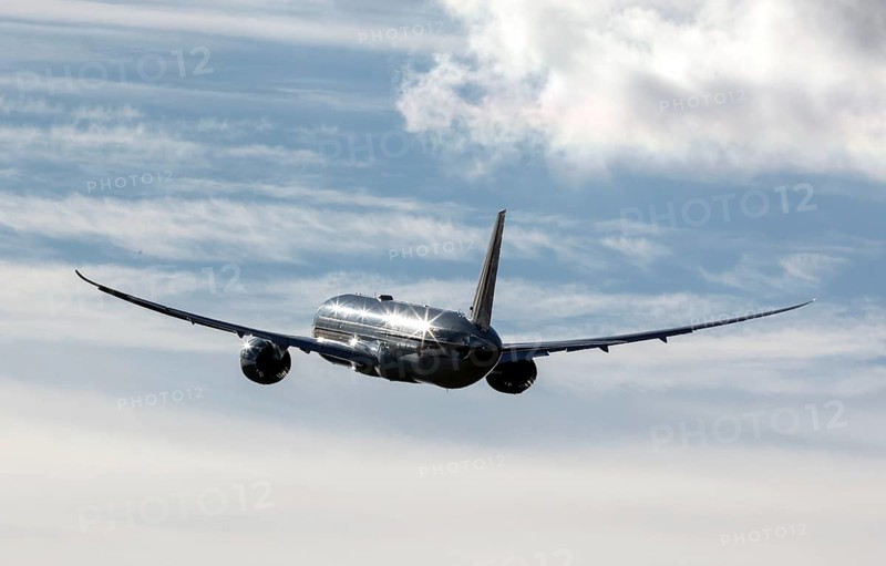A Boeing 787-9 Dreamliner of the airline Qatar Airways takes off, Schoenefeld, 28/03/2023
