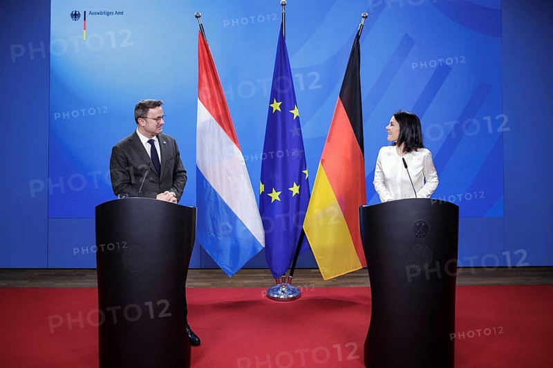 (R L) Annalena Baerbock, Federal Minister for Foreign Affairs, and Xavier Bettel, Foreign Minister of the Grand Duchy of Luxembourg, at a press conference following their talks at the Federal Foreign Office in Berlin, 5 January 2024