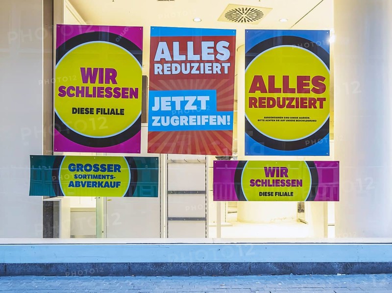 Galeria Kaufhof, Stuttgart city centre Eberhardstrasse. Clearance sale before closing, Stuttgart, Baden-Wuerttemberg, Germany, Europe
