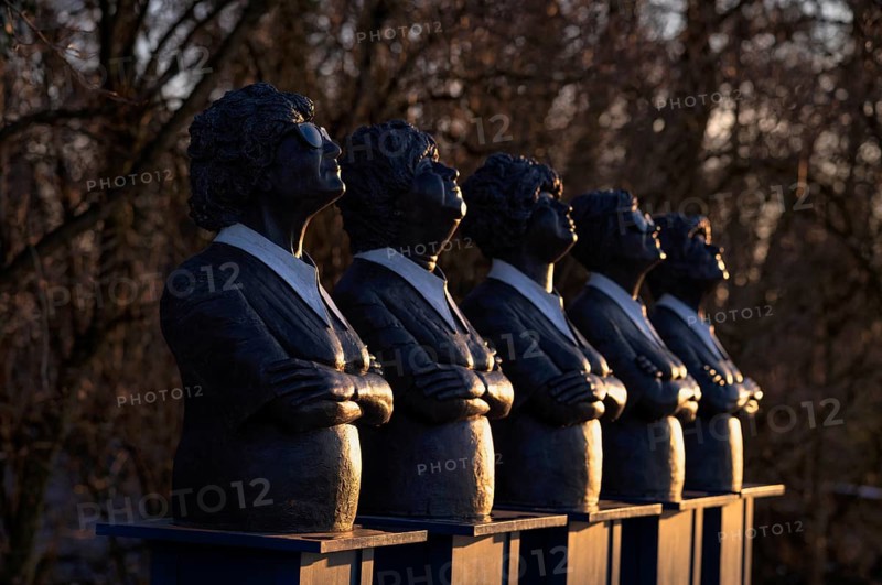 Sculpture EINIGKEIT, PERSIL BLEIBT PERSIL by Guido Messer, Skulpturen-Rundweg, Korber Kopf, Korb im Remstal, Baden-Wuerttemberg, Germany, Europe
