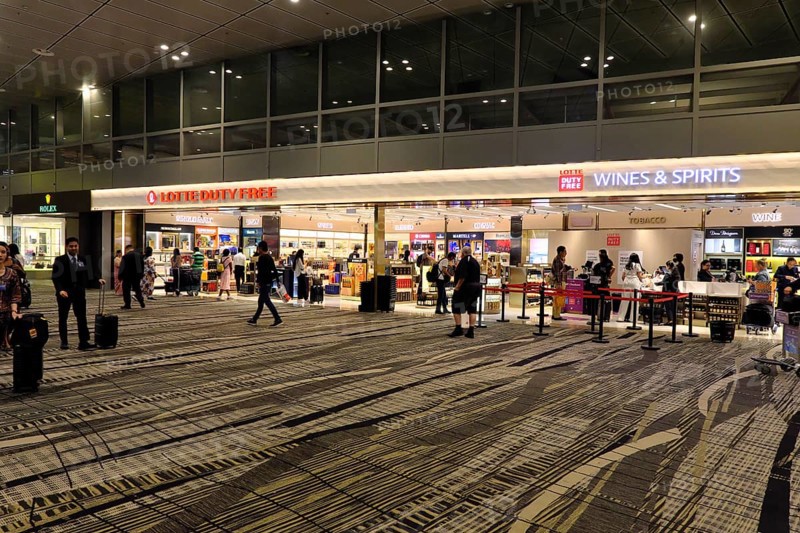 Interior view of Terminal 3, Duty Free Shops, Changi Airport Singapore, Singapore, Asia