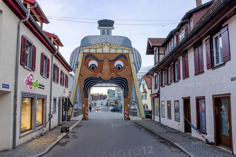 Large Goleztor gate in Donaustrasse at the entrance to Riedlingen town centre, Riedlingen an der Donau, Baden-Wuerttemberg, Germany, Europe