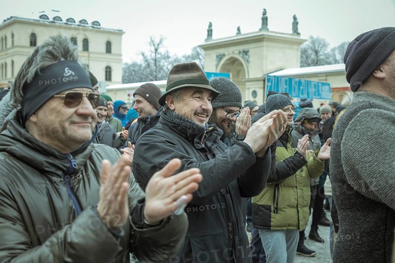 Demonstrators at the central rally, farmers' protest, Odeonsplatz, Munich, Upper Bavaria, Bavaria, Germany, Europe