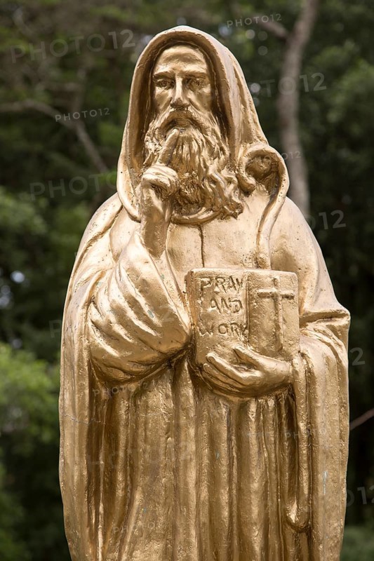 Statue St Benedict's Monastery, Adisham, Haputale, Haputale, Badulla District, Uva Province, Sri Lanka, Asia