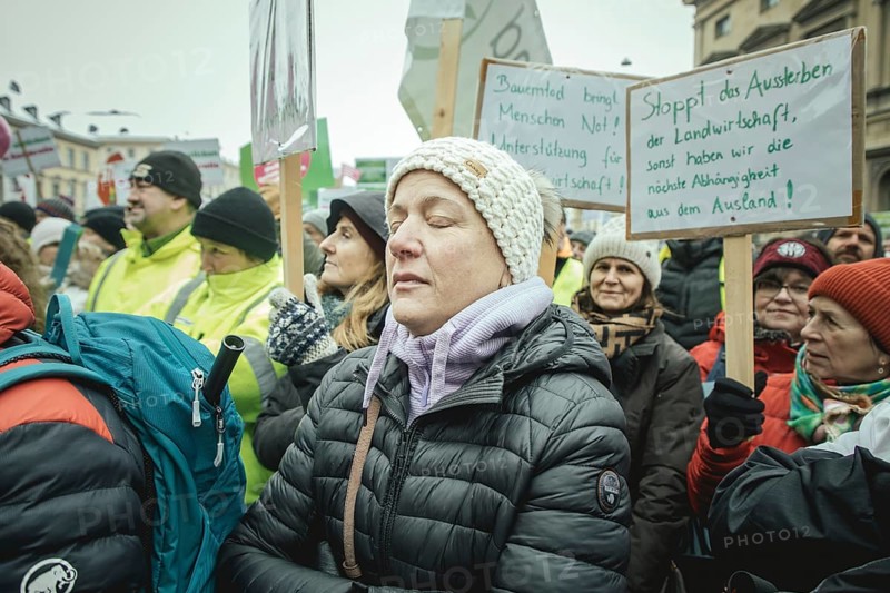 Demonstrators at the central rally, farmers' protest, Odeonsplatz, Munich, Upper Bavaria, Bavaria, Germany, Europe