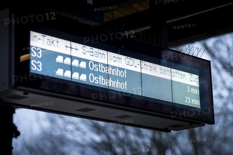 A display board on the S3 reads, S-Bahn affected by GDL strike. Today is the second day of the strike by the train drivers' union GDL, on which train cancellations are to be expected. Berlin, 11.01.2024