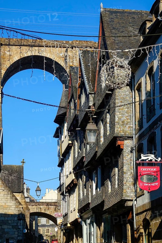 Old houses in Rue Ange de Guernisac, behind the viaduct of the Paris-Brest railway line, Morlaix Montroulez, Finistere Penn Ar Bed department, Bretagne Breizh region, France, Europe