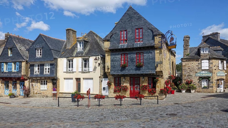 Rue du General de Gaulle in the old town centre of Le Faou with slate-roofed granite houses from the 16th century, Finistere Penn ar Bed department, Bretagne Breizh region, France, Europe