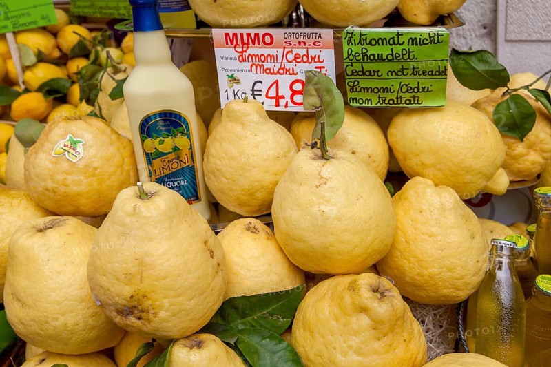 Lemons and lemon products, Limone sul Garda, Lake Garda, Province of Brescia, Lombardy, Italy, Europe