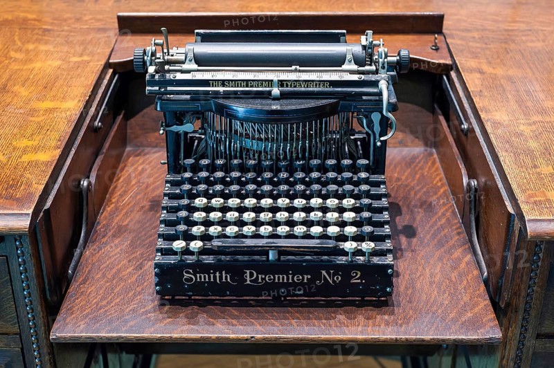 Old typewriter, writing, typing, analogue, history, office history, historical, desk