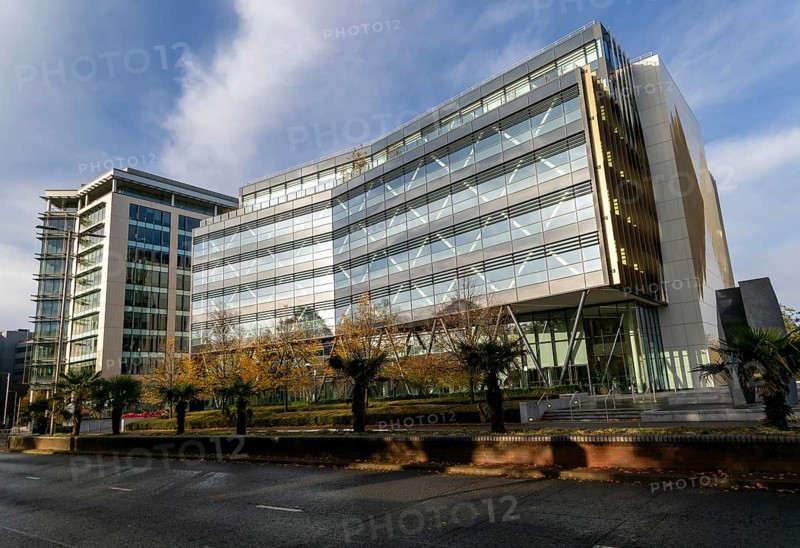 Modern architecture office building, Forbury Place, Reading, Berkshire, England, UK