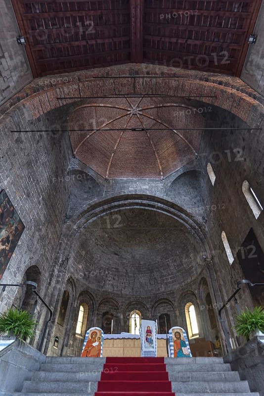 Chancel of the church Parrocchia Abbazia di San Stefano, consecrated in 972, Piazza Santo Stefano, 2, Genoa, Italy, Europe