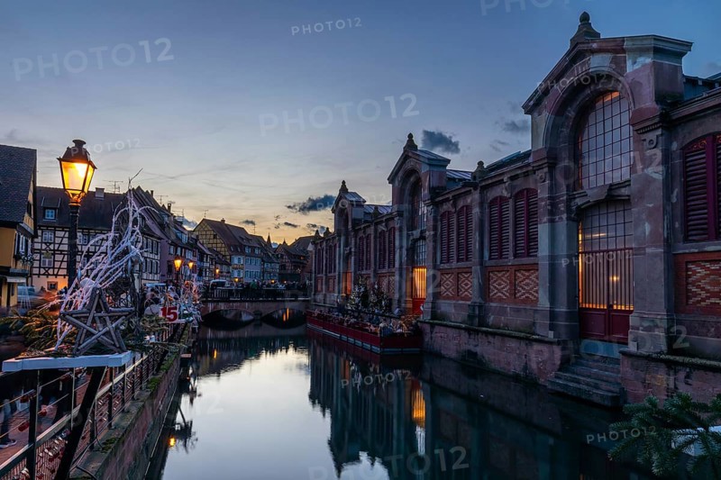 Market hall with Quai de Poissonnerie, Little Venice, Petite Venise, Christmas decorations, Christmas market, historic houses, historic town, Blue Hour, The Fishermen's Market, Colmar, Alsace, France, Europe
