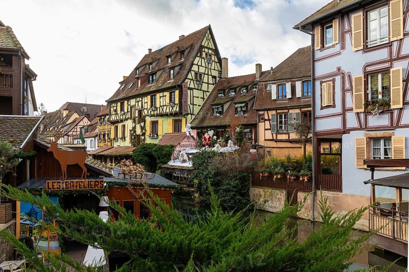 Historic houses with Quai de Poissonnerie, Little Venice, Petite Venise, Christmas decoration, Christmas market, historic town, Der Fischerstaden, Colmar, Alsace, France, Europe