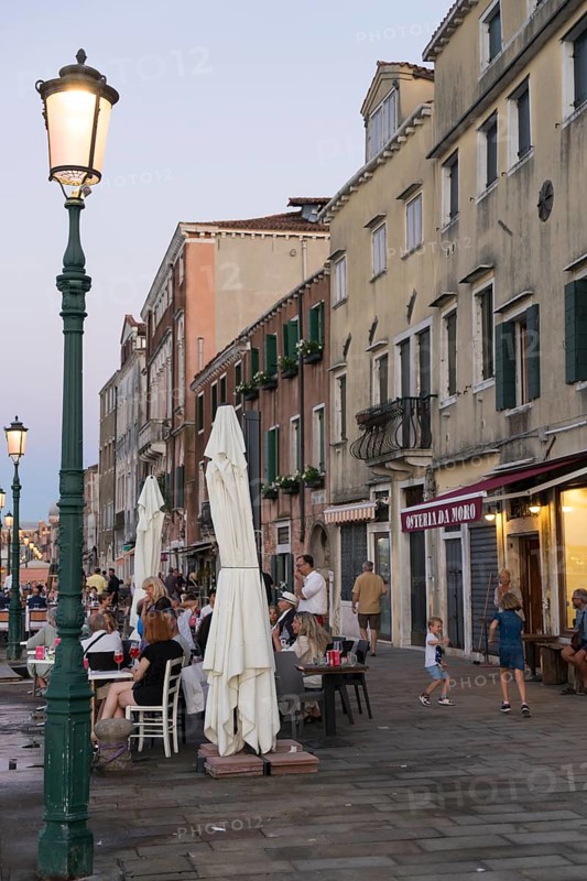Restaurant on the waterfront of the Guidecca Canal, Dorsoduro district, Venice, Veneto, Italy, Europe