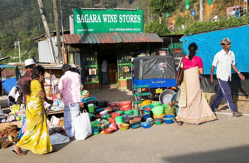 Market place in the town of Haputale, Badulla District, Uva Province, Sri Lanka, Asia
