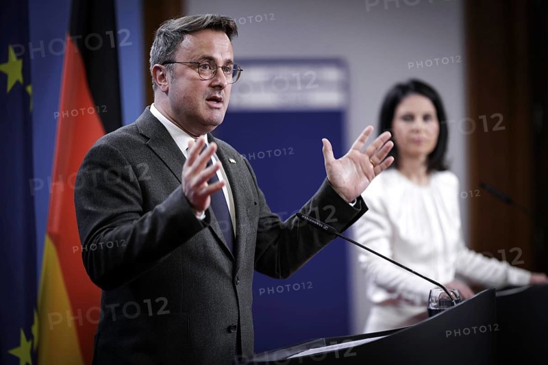 (R L) Annalena Baerbock, Federal Minister for Foreign Affairs, and Xavier Bettel, Foreign Minister of the Grand Duchy of Luxembourg, at a press conference following their talks at the Federal Foreign Office in Berlin, 5 January 2024