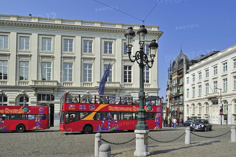 Double decker bus in front of the Musee Magritte Museum, MMM at the Place Royale, Royal Square, Koningsplein in Brussels, Belgium, Europe