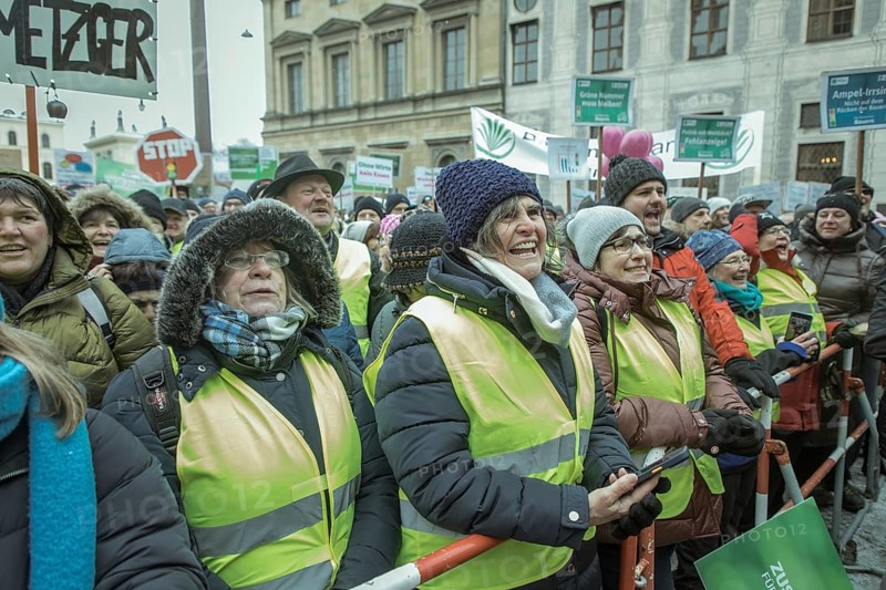 Demonstrators at the rally, farmers' protest, Odeonsplatz, Munich, Upper Bavaria, Bavaria, Germany, Europe