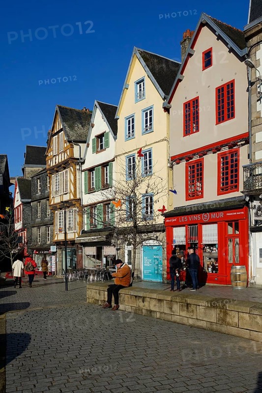 Old houses on Place des Jacobins, Morlaix Montroulez, Finistere Penn Ar Bed department, Brittany Breizh region, France, Europe
