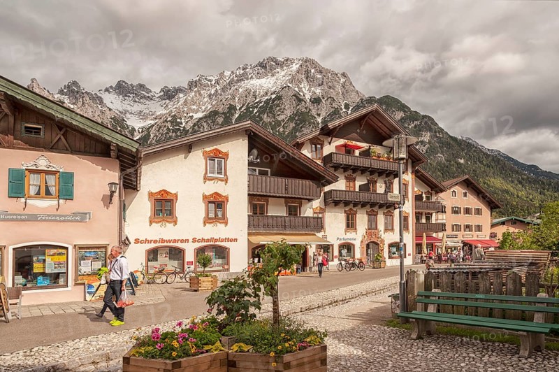Obermarkt, pedestrian zone, shops, Karwendel Mountains, Mittenwald, Bavaria