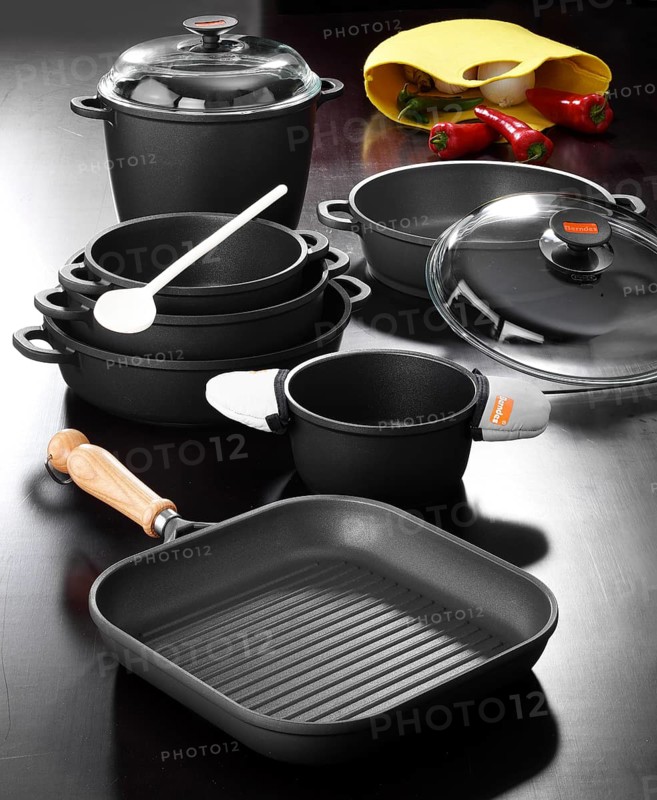 Food, pans, pot, corn on the corn cob, red peppers
