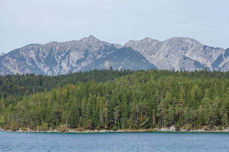 Eibsee lake with Ammergau Alps, Grainau, Werdenfelser Land, Upper Bavaria, Bavaria, Germany, Europe
