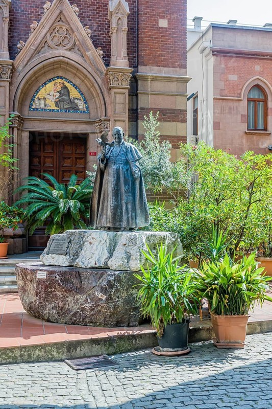 Statue of Pope John XXIII in front of Catholic church in Istanbul, Tuerkiye