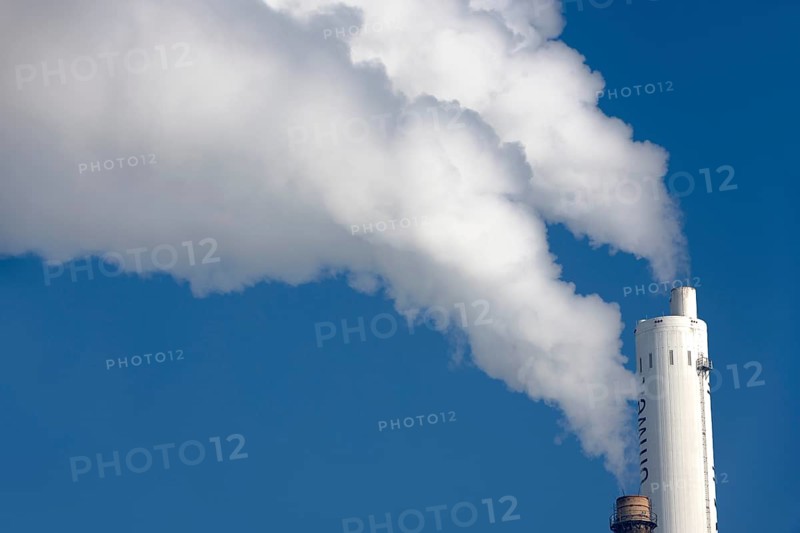 Symbolic image energy transition, fossil fuels, smoking chimneys, industrial plant, chimneys, stacks, smoke, Baden-Wuerttemberg, Germany, Europe