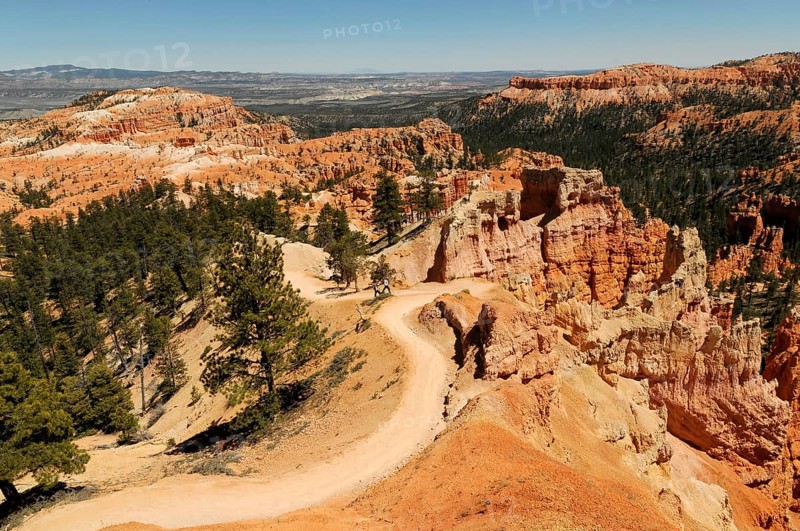 Trails at the canyon rim, Bryce Canyon National Park, Utah, USA, North America