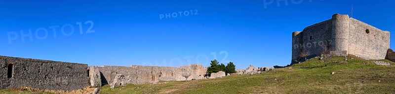 Panoramic picture, Panoramic view of a historic fortress with long walls under a vast blue sky, Chlemoutsi, High Medieval Crusader Castle, Kyllini Peninsula, Peloponnese, Greece, Europe