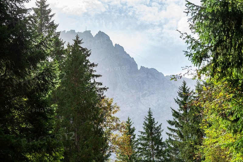 Zugspitze massif and Zugspitze, Wetterstein mountains, Grainau, Werdenfelser Land, Upper Bavaria, Bavaria, Germany, Europe