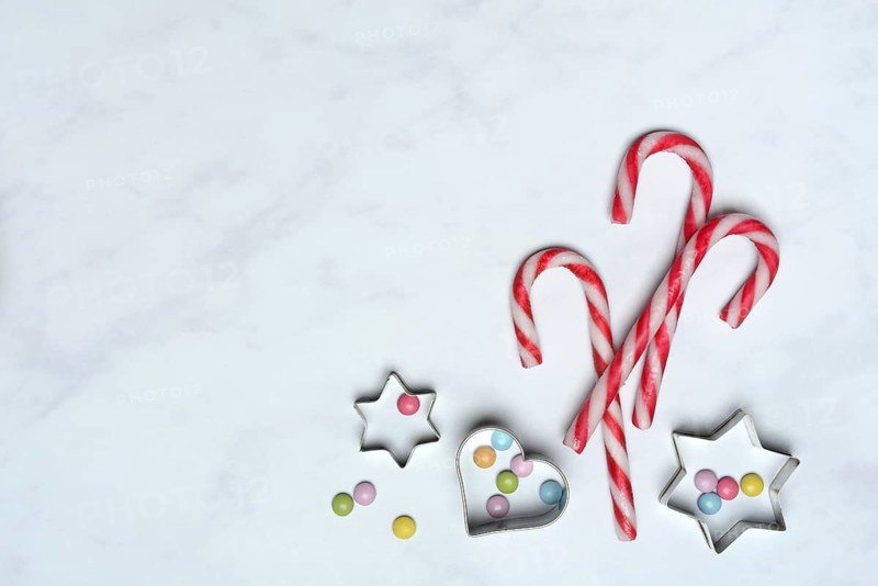 Candy canes and baking moulds, Advent